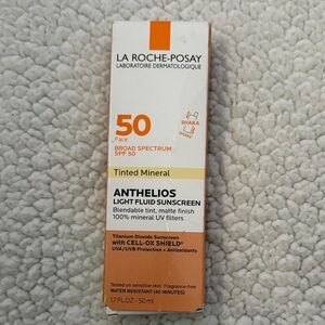 La Roche-Posay Anthelios SPF 50 Tinted  mineral Sunscreen